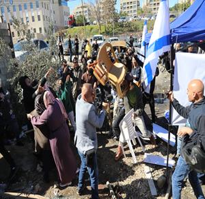  اعتداءات قوات الاحتلال الاسرائيلي والمستوطنين على أهالي حي الشيخ جراح في القدس المحتلة