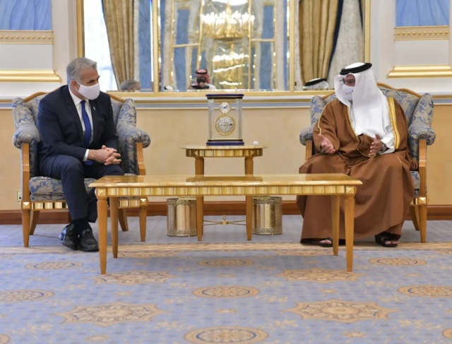  لابيد: البحرين حليف مهم لإسرائيل بالشرق الأوسط