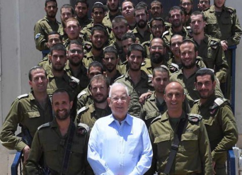  أفرادها يُنشدون (كهانا حيّ) العنصريّ وينطلِقون لقتل الفلسطينيين.. وحدة (نيتساح يهودا) بجيش الاحتلال الـ”مُختصّة” بقتل الفلسطينيين وتعذيبهم.. سجّلٌ حافلٌ بالممارسات القمعية لـ”ميلشيا” مُستقّلة دون مُحاسبةٍ.. اغتيال عمر أسعد بوحشيةٍ!