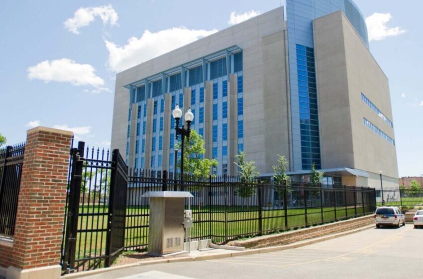  جامعة بوسطن تنفي اتهامها بتطوير سلالة فتاكة من كورونا تقتل 80% من المصابين