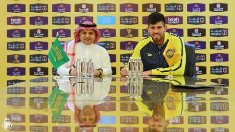  النصر السعودي يسعى لتسجيل الأرجنتيني أجوستين روسي