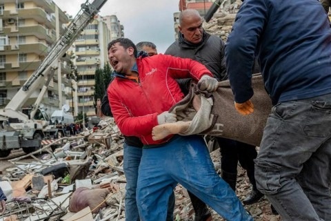  أردوغان يعلن تجاوز ضحايا الزلزال حاجز الـ35 ألف مواطن