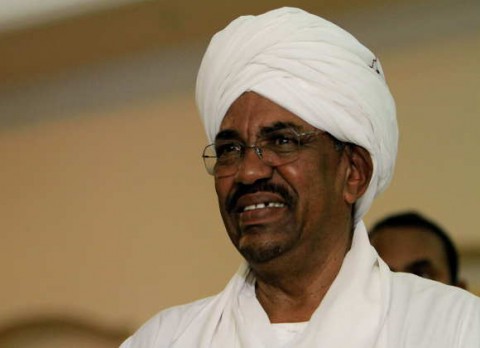  مسؤول سوداني سابق في نظام البشير يقول إنه غادر سجن كوبر مع آخرين سيوفرون الحماية لأنفسهم.. و”الدعم السريع” تتهم قيادات الجيش السوداني بإشعال الحرب لإخراجهم من السجن