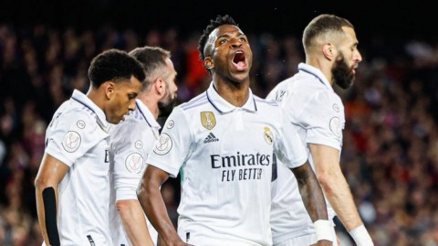  ريال مدريد يتوج بكأس ملك إسبانيا لأول مرة منذ 2014 بفوزه 2-1 على أوساسونا