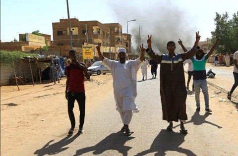  الأزمة تزداد اشتعالا في السودان والقتال العنيف يتجدد بين الجيش والدعم السريع فور انتهاء الهدنة.. والتوتر سيد الموقف