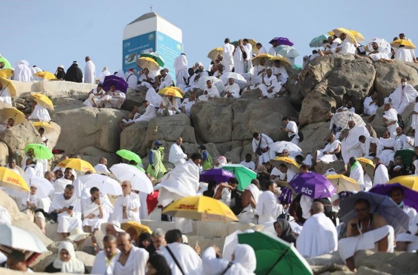  حجّاج بيت الله الحرام يؤدون الركن الأعظم للحج في عرفات