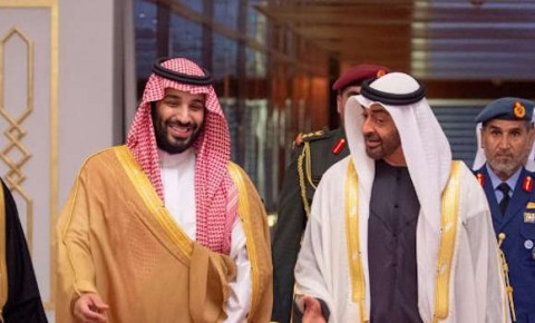  التلغراف: من رحلات التخييم إلى برود العلاقة ما سبب الخلاف بين بن سلمان وبن زايد وما علاقة ادارة بايدن