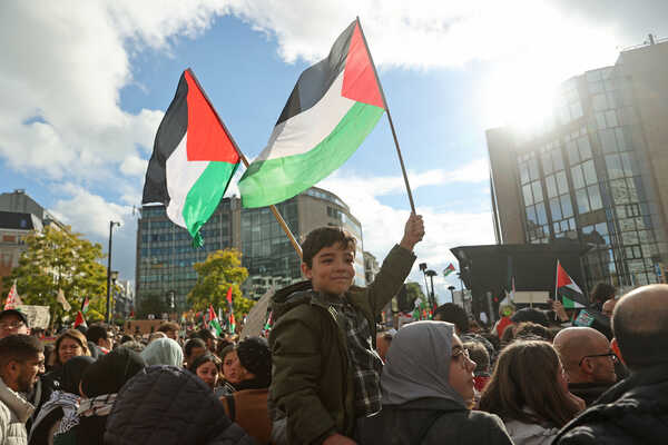 كيف يسهم قمع مؤيدي فلسطين في مأسسة “الترامبية” بأميركا؟