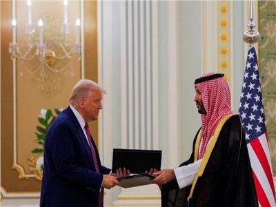 بقيمة 600 مليار دولار- ابن سلمان وترامب يوقعان بالرياض “وثيقة الشراكة الإستراتيجية”