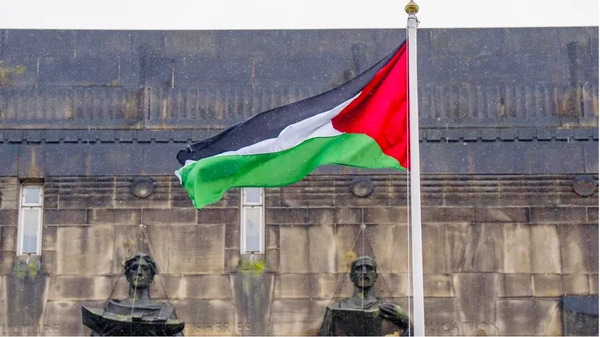 اسكتلندا ترفع علم فلسطين على مقر مجلس الوزراء وتدعو لفرض عقوبات على الاحتلال