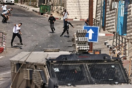 القوات الاسرائلية تعدم طفلا فلسطينيا يبلغ 11 عاما جنوب الخليل” في الضفة بزعم “القاء الحجارة”