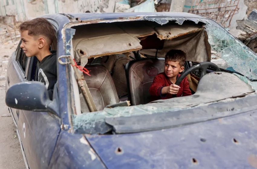  بالصور.. تفاصيل يومية ترسم واقع حياة أطفال غزة