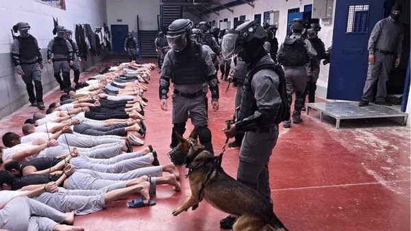  تحقيق يكشف استشهاد 98 فلسطينيا جراء التعذيب بسجون الاحتلال منذ أكتوبر 2023