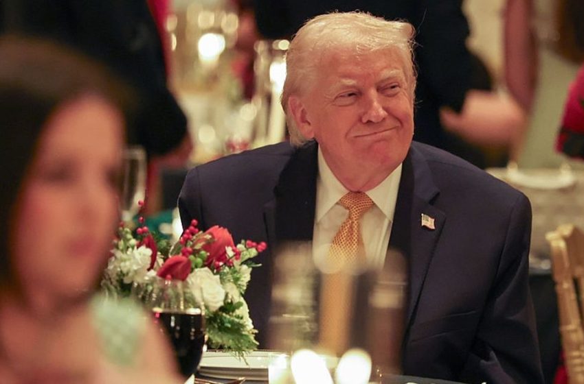  ترامب يهاجم معارضيه الديموقراطيين في عيد الميلاد