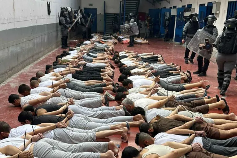  إسرائيل تتجه لإقرار قانون يسمح بمحاكمة 300 أسير فلسطيني بالإعدام