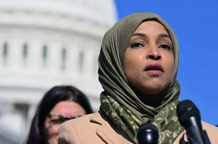  الهان عمر: تفتح النار على ترامب..خطاباته المتشدد تهدد سلامة الجاليات المهاجرة