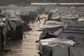  الشتاء يفاقم مأساة النزوح في غزة: غرق 27 ألف خيمة وانهيار منازل وسط حصار الاحتلال