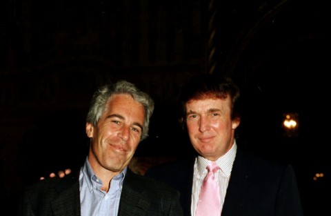  كاتب أمريكي يفجر مفاجأة مدوية عن سبب انتهاء صداقة إبستين وترامب ويكشف: تشاركا علاقة مع امرأة واحدة!