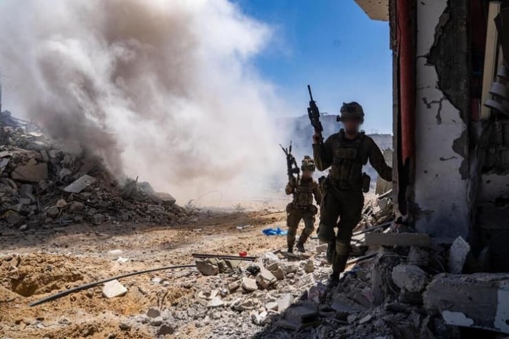  جيش الاحتلال ينسف منازل ويكمل سيطرته على ٦٠٪؜ من القطاع