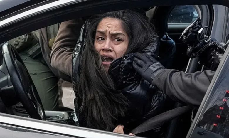  الاعتقال الصادم لعلياء رحمن.. إليك ما نعرف عن المرأة التي سحبها ضباط الهجرة الأمريكية من سيارتها