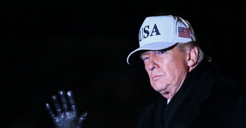  ترامب يتهم أوباما بتسريب معلومات “سرية” بشأن وجود الكائنات الفضائية: ارتكب “خطأ فادحا” والمفترض أن لا يفعل ذلك