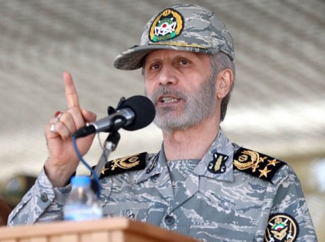  قائد الجيش الإيراني: بلادنا عصيّة على الأعداء وجيشنا جاهز للدفاع عنها حتى الرمق الأخير وسنتصدى بقوة للحرب المركبة