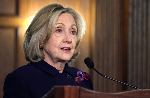  كلينتون تقدم إفادتها حول فضحية “إبستين” التي هزت العالم وتنكر التهم وتطالب بمثول ترامب أمام لجنة التحقيق