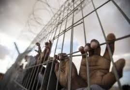  9300 معتقل في سجون الاحتلال بينهم 56 معتقلة و350 طفلا