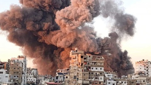  استشهاد 31 لبنانيًا وإصابة 149 بغارات إسرائيلية على ضاحية بيروت والجنوب.. جيش الاحتلال يعلن الحرب على “حزب الله”