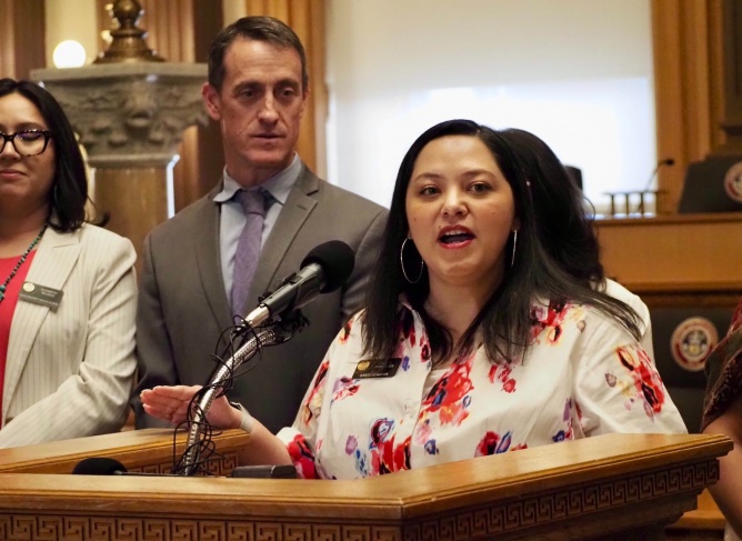  نصيرة فلسطين غونزاليس تضمن مقعدها في مجلس الشيوخ