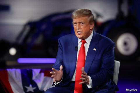  بعد معاودة طهران إغلاق مضيق هرمز ردا على مواصلة القوات الأميركية حصار موانئها.. ترامب : إيران لا يمكنها ابتزازنا