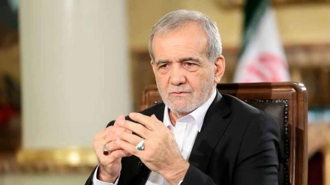  الرئيس الإيراني: لا نريد توسيع الحرب أو مهاجمة أي دولة ولا يحق لترامب حرماننا من حقوقنا النووية