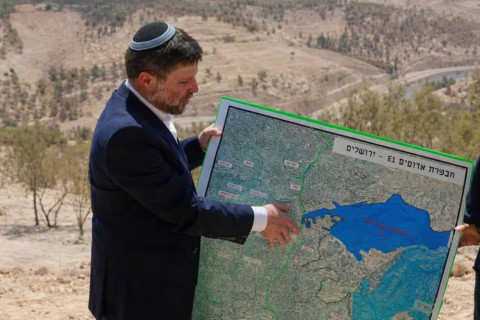  وصف الفلسطينيين بأنهم “محور الشر”.. سموتريتش يثير الجدل بدعوته لتوسيع حدود إسرائيل لتشمل مناطق بغزة ولبنان وسوريا