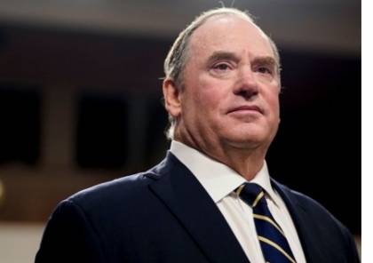  إقالة وزير البحرية الأمريكية