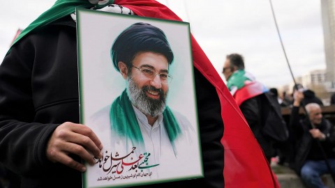  “الوصايا العشر”.. المرشد الإيراني يحدد ثوابت طهران الاستراتيجية في الخليج ومضيق هرمز