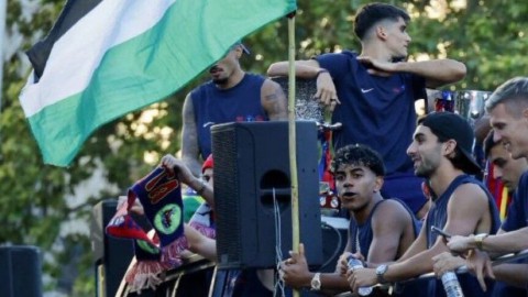  سانشيز يدافع مجددا عن يامال ضد هجوم إسرائيل: تضامنه مع فلسطين مدعاة للفخر