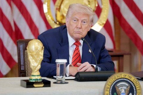  هل يمنع “كأس العالم” ترامب من ضرب إيران ولماذا ذهب المنتخب الإيراني لتركيا؟.. العرب سيُتابعون المُباريات “في الليل” لماذا؟ ومن سيرفع الكأس وماذا عن تفشّي “إيبولا”؟