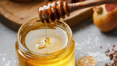  سبب انتفاخ البطن بعد تناول العسل.. هل يشير إلى مشكلة
