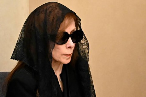  بعد عام من الفقد.. فيروز تعود إلى الظهور في ذكرى رحيل زياد الرحباني
