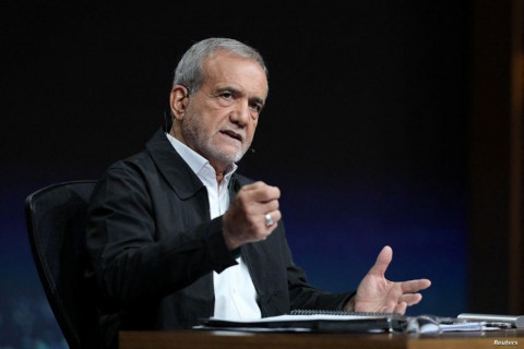  الرئيس الإيراني: ندعم كل قرار تتخذه القيادة الفلسطينية في عملية التفاوض بشأن مستقبل قطاع غزة.. قلوبنا معكم