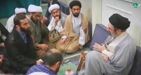  “ظُهور غامض” للمرشد مجتبى و”لقاء بدون صور” مع الرئيس الإيراني.. ما الذي يجري؟.. وعد بختم العسكر بأن يظهر بين العامّة قريبًا والاستخبارات الأمريكية لا تزال “تتعقّبه”!