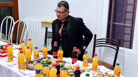  واقعة أبكت الملايين.. ظهر وحيدا في حفل زفافه فاحتشد آلاف الجزائريين من مختلف الولايات للاحتفال به.. (فيديو)