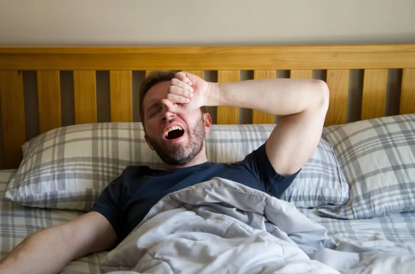  رائحة الفم الكريهة في الصباح… سبب خفيّ قد يفاجئك