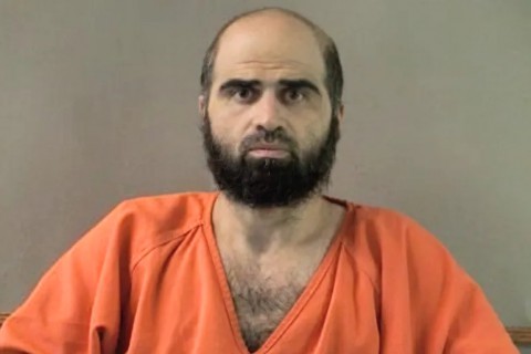  ترامب يوافق على إعدام العسكري الأمريكي “نضال حسن” رميًا بالرصاص أمام الجمهور.. غضب واستياء من الخطوة