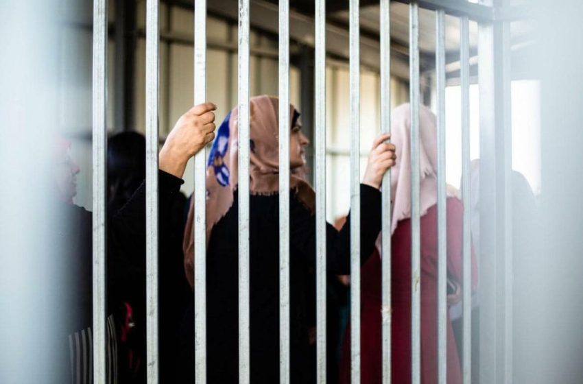    لا موعد للحرية.. الاعتقال الإداري والقمع يضاعفان معاناة الأسيرات الفلسطينيات